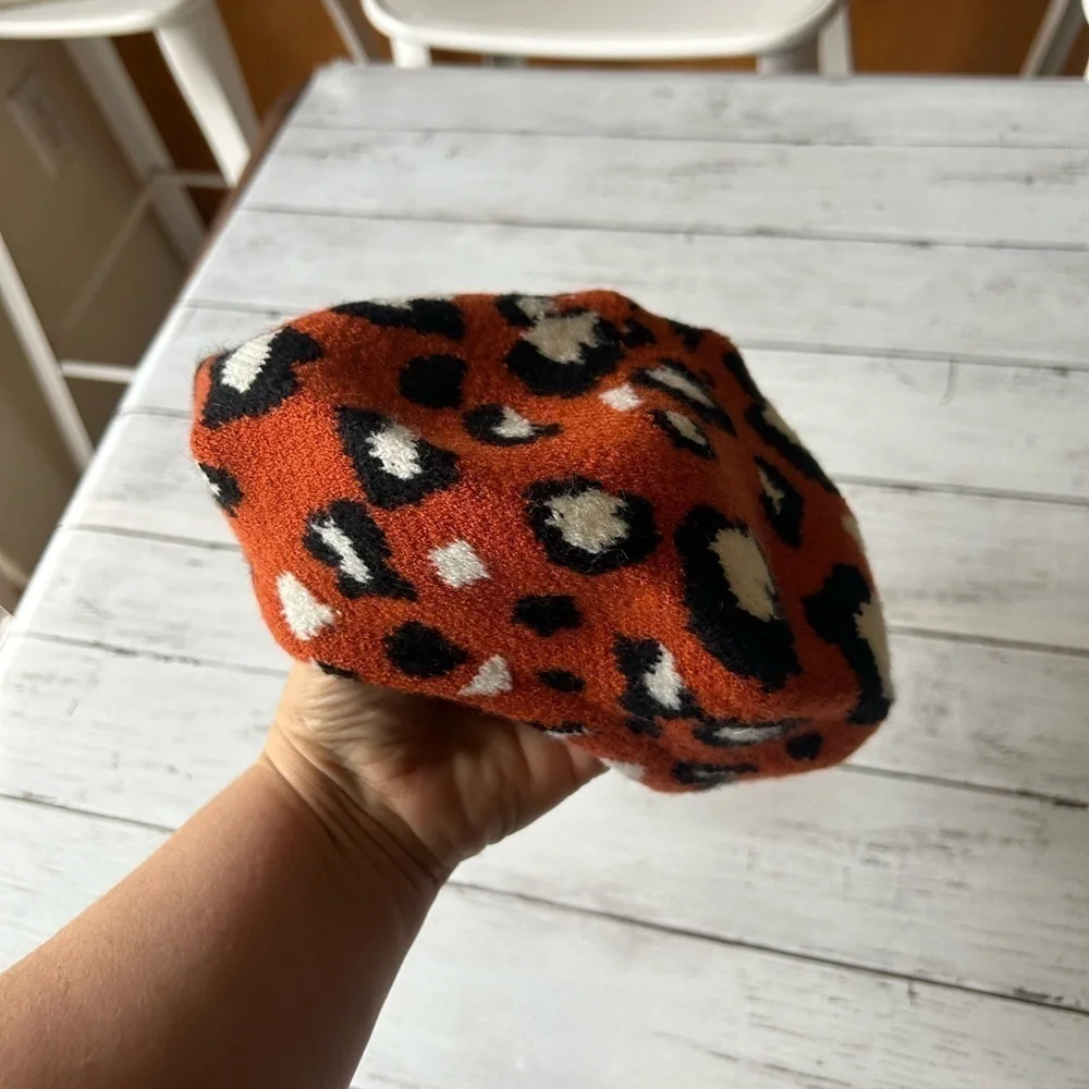 NWT Ladies Leopard Print Beret